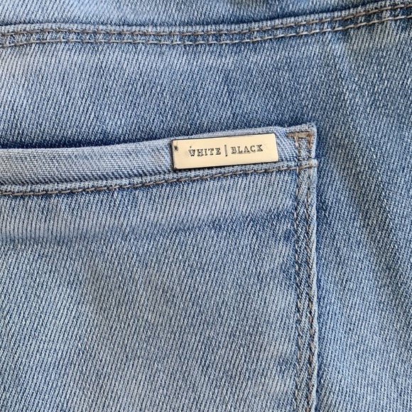 White House Black Market Light Blue Capri Size 6 - Picture 8 of 10